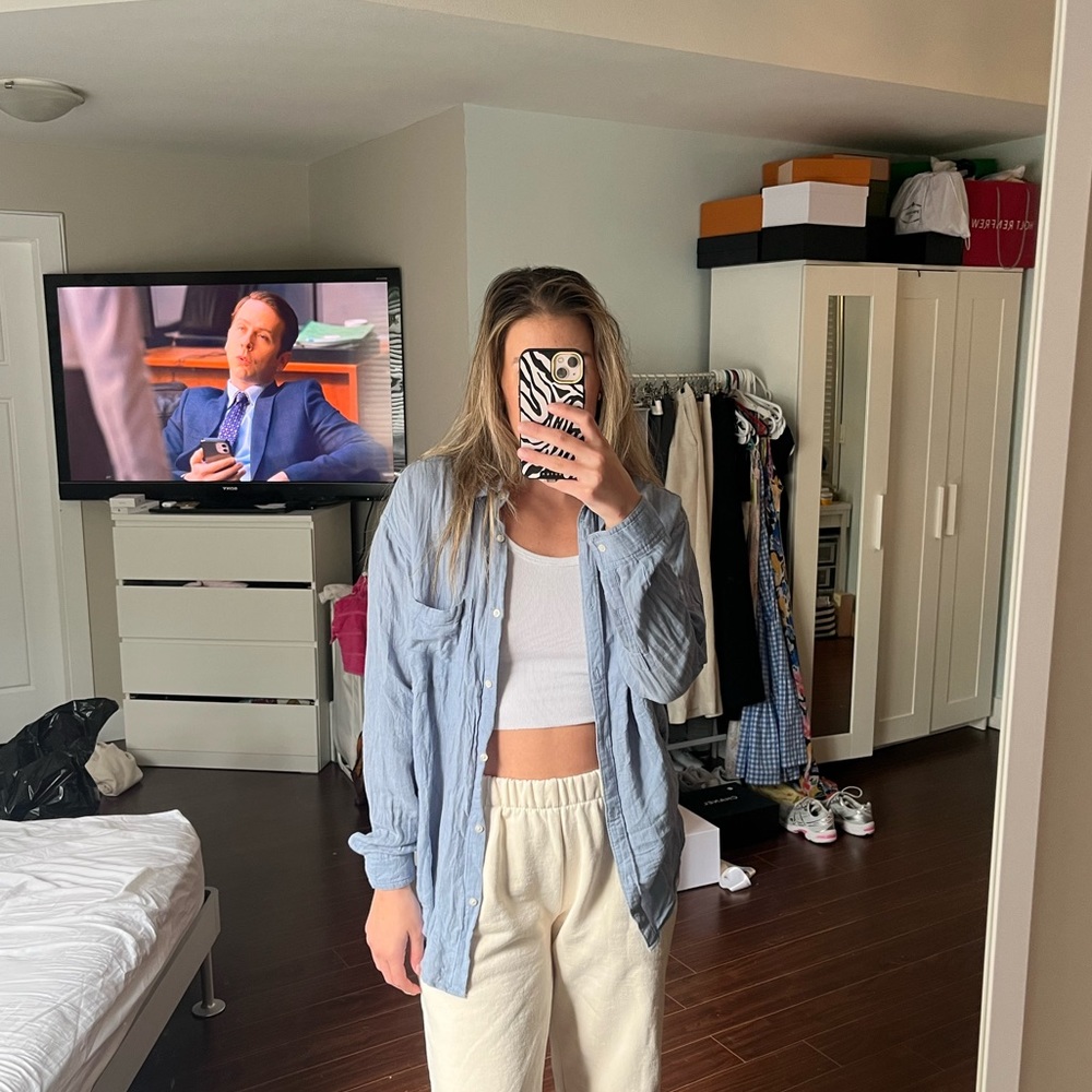 Community button up